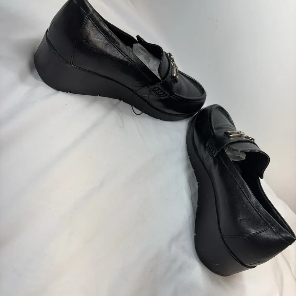 Anne Klein AKqamari Black Leather Loafers 10M‎ Wedge Heel Preppy Chic
